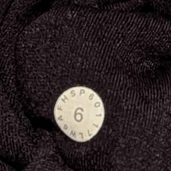 Lululemon Sole Training Cropped Leggings Daisy Dust Alpine White/Black - Picture 13 of 15